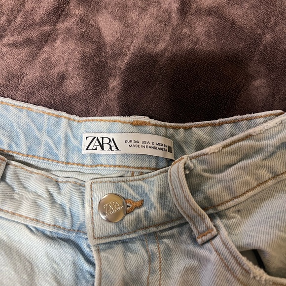 Zara Light Wash Jean Shorts - Picture 3 of 3